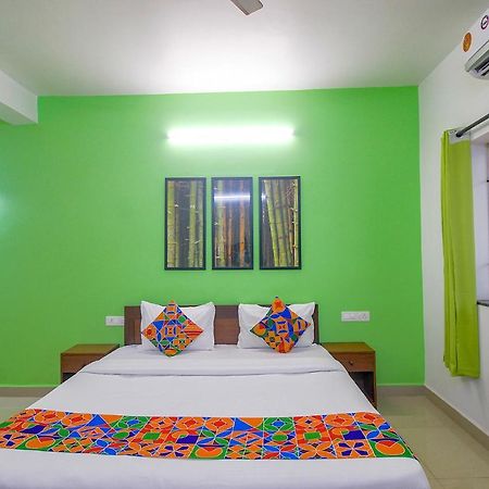 Fabescape Sk Studios With Pool & Gym, Arpora Old Goa Exteriör bild