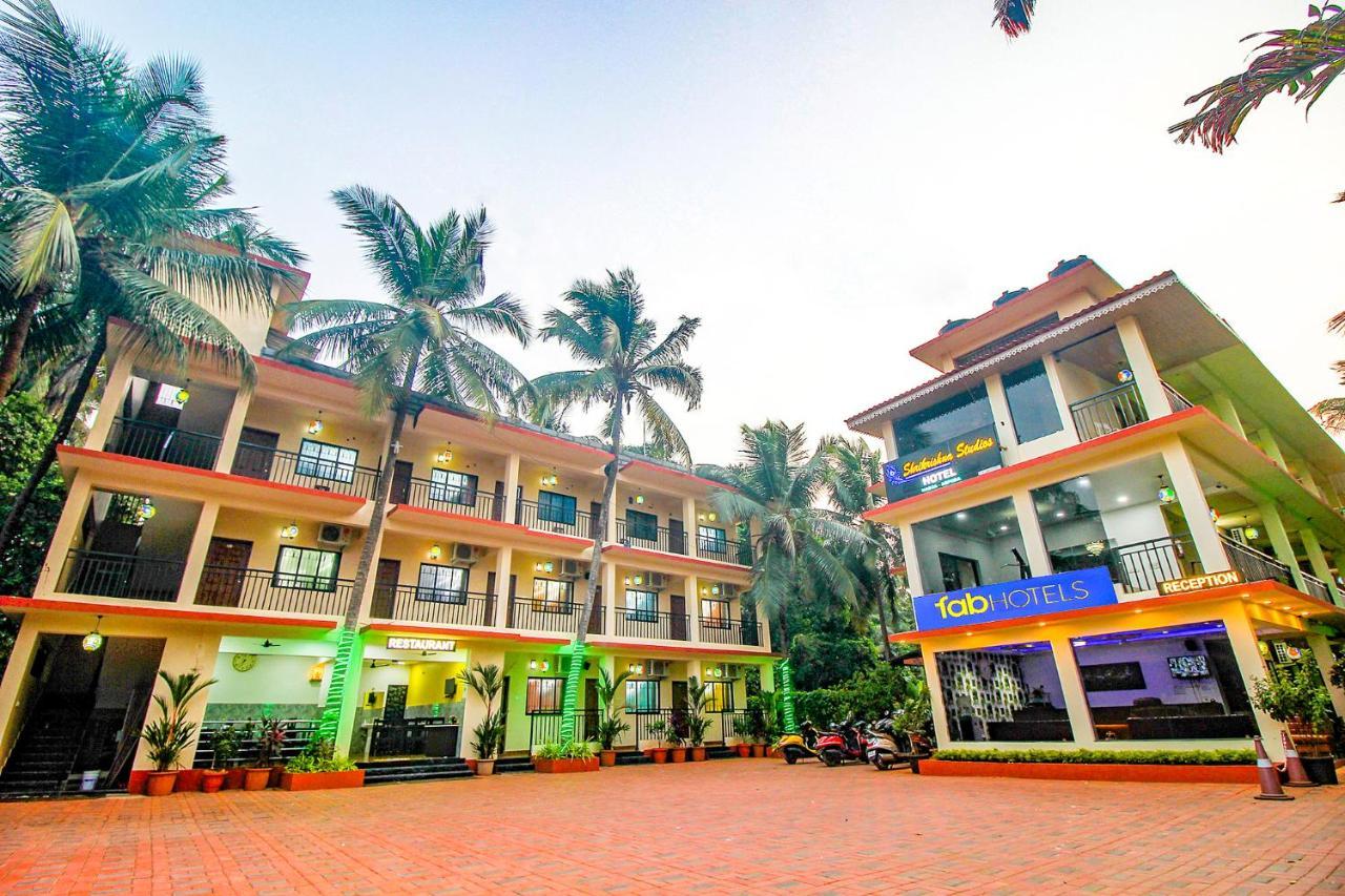 Fabescape Sk Studios With Pool & Gym, Arpora Old Goa Exteriör bild