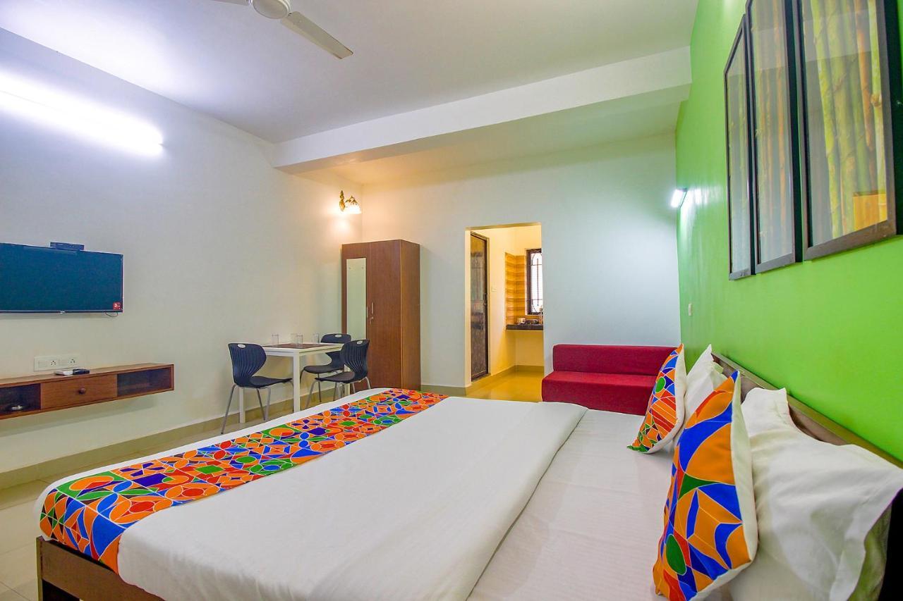 Fabescape Sk Studios With Pool & Gym, Arpora Old Goa Exteriör bild