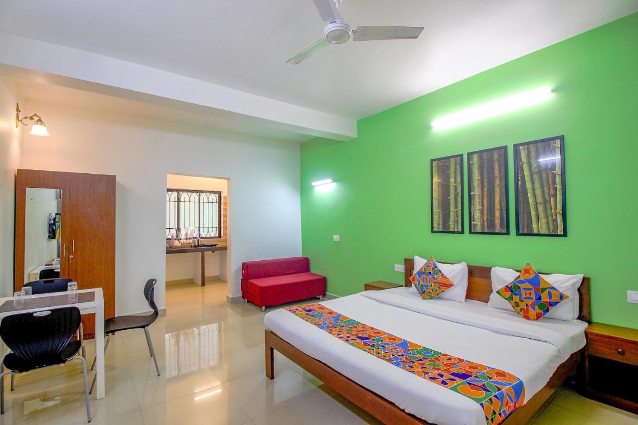 Fabescape Sk Studios With Pool & Gym, Arpora Old Goa Exteriör bild