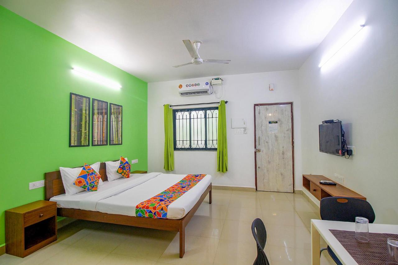 Fabescape Sk Studios With Pool & Gym, Arpora Old Goa Exteriör bild