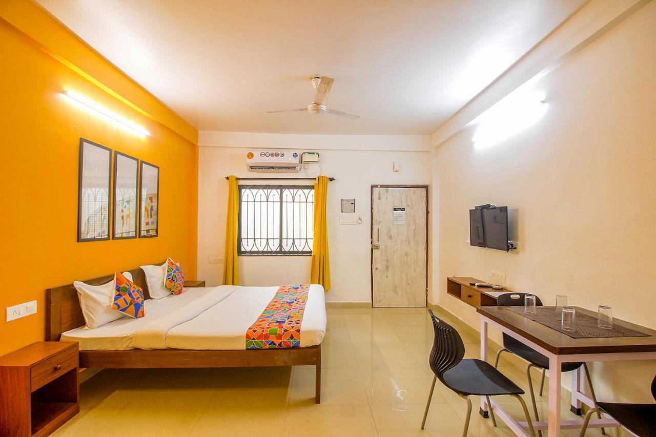 Fabescape Sk Studios With Pool & Gym, Arpora Old Goa Exteriör bild