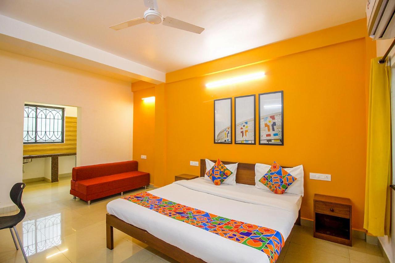 Fabescape Sk Studios With Pool & Gym, Arpora Old Goa Exteriör bild