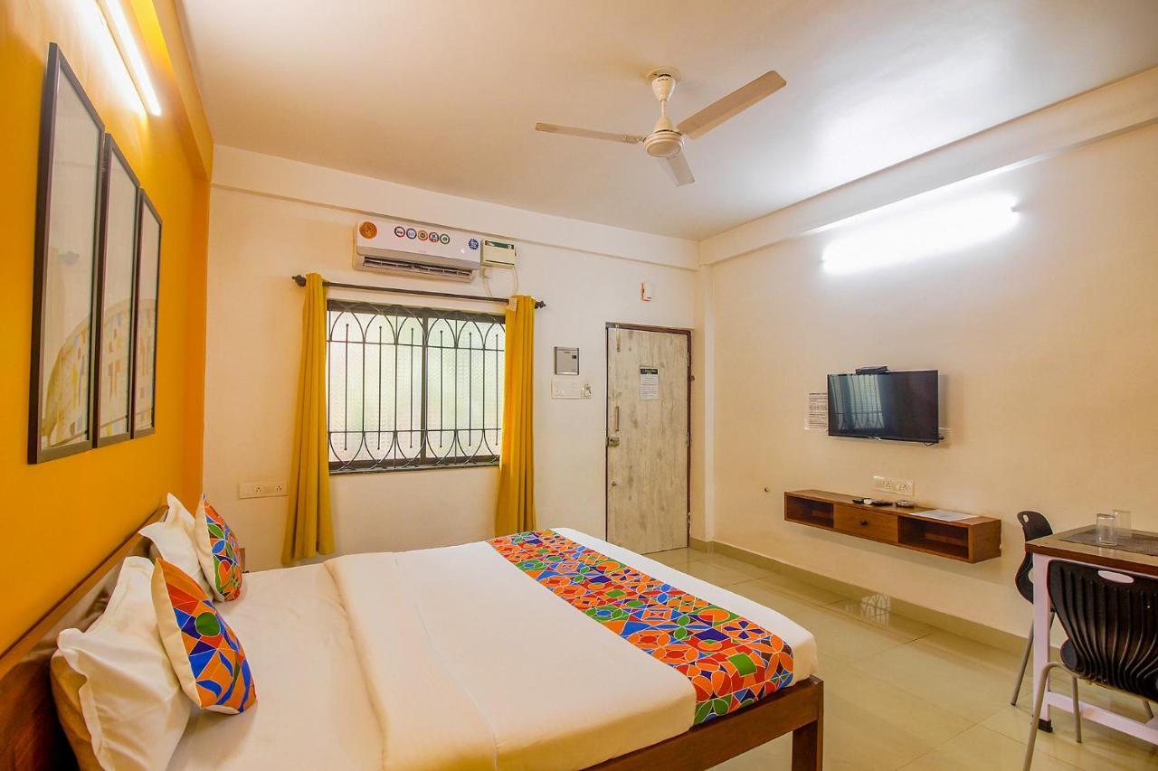 Fabescape Sk Studios With Pool & Gym, Arpora Old Goa Exteriör bild