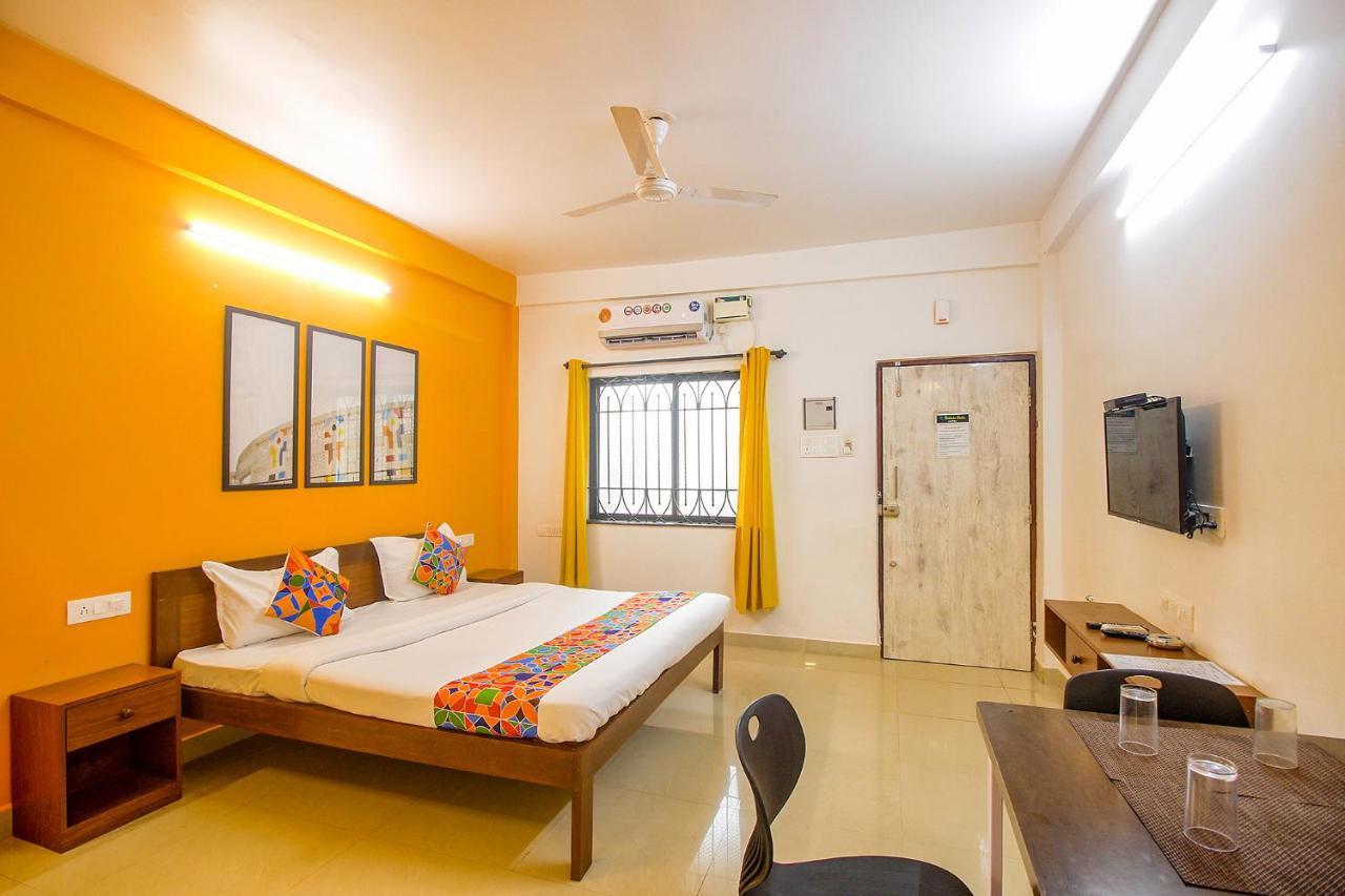 Fabescape Sk Studios With Pool & Gym, Arpora Old Goa Exteriör bild