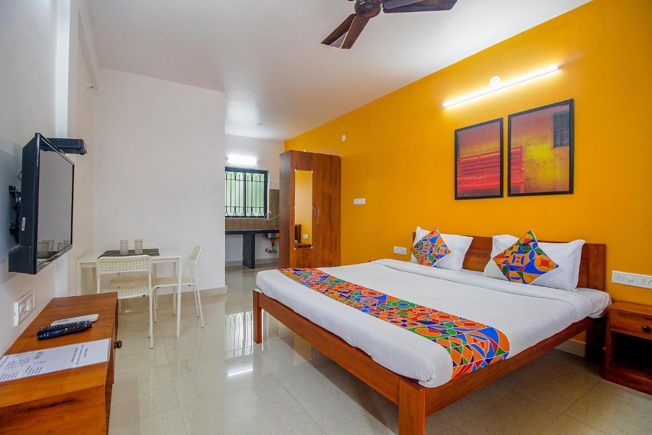 Fabescape Sk Studios With Pool & Gym, Arpora Old Goa Exteriör bild