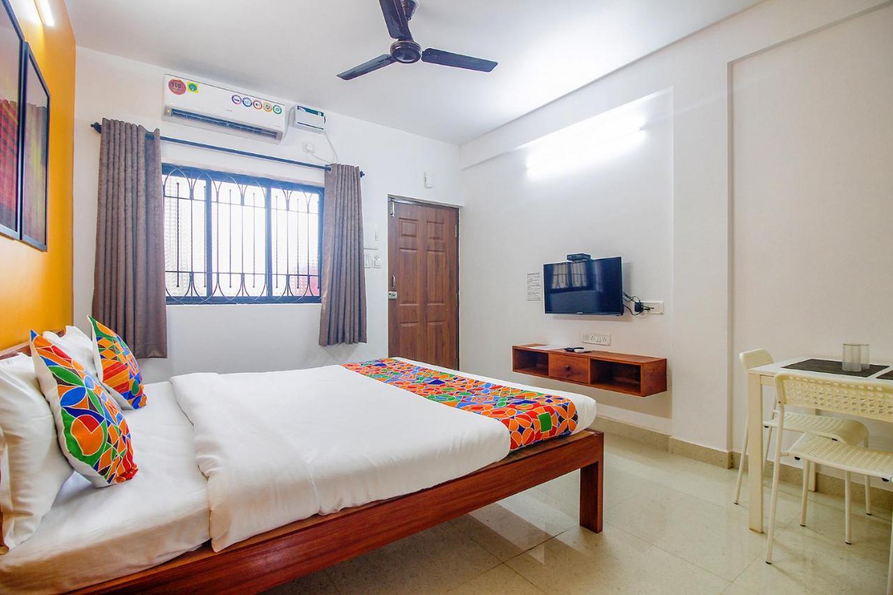 Fabescape Sk Studios With Pool & Gym, Arpora Old Goa Exteriör bild