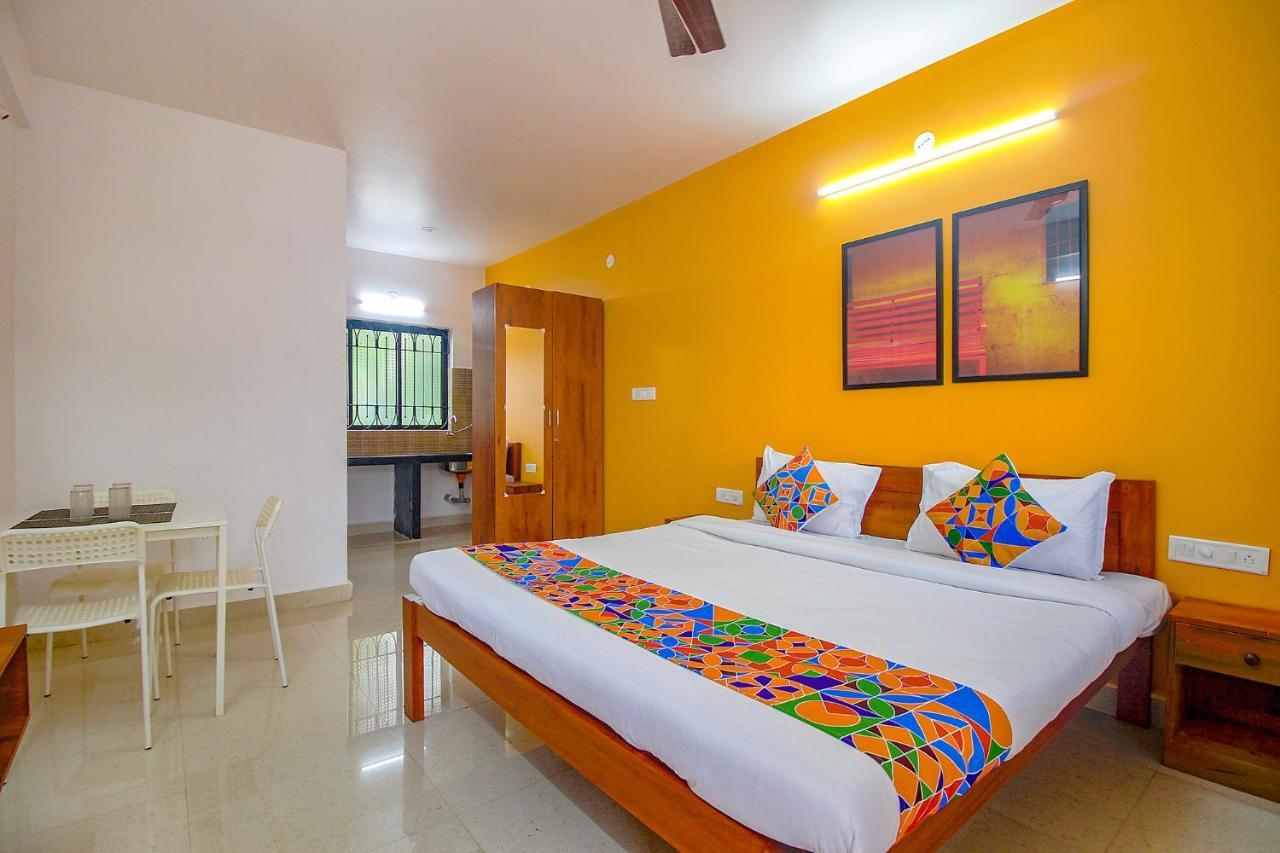 Fabescape Sk Studios With Pool & Gym, Arpora Old Goa Exteriör bild
